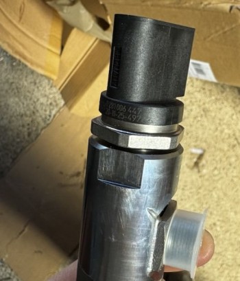 Neu Original Bosch 0445214184 Verteilerrohr Rail Kraftstoffverteiler Einspritzleiste für BMW 520d E60 E61 177PS 