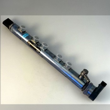 Neu Original Bosch 0445214184 Verteilerrohr Rail Kraftstoffverteiler Einspritzleiste für BMW 520d E60 E61 177PS 