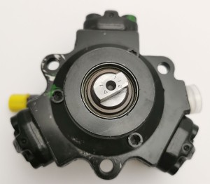 Generalüberholte Bosch 0445010014 Einspritzpumpe für Mercedes-Benz E320 S320 CDI W210, S210, W220